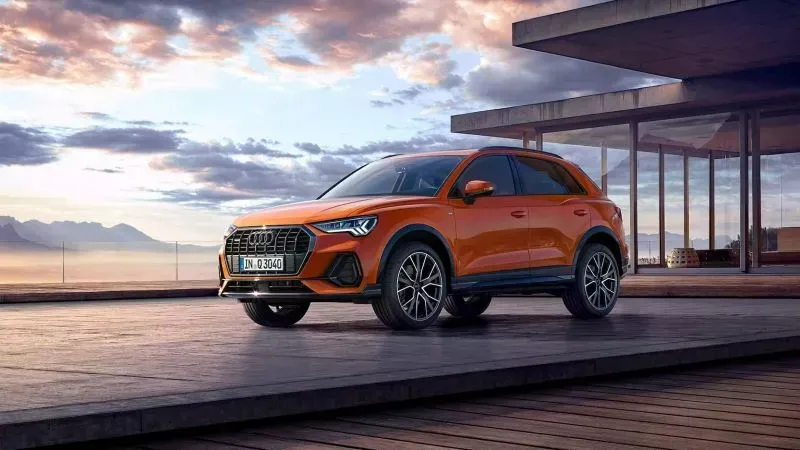 audi q3 en color naranja